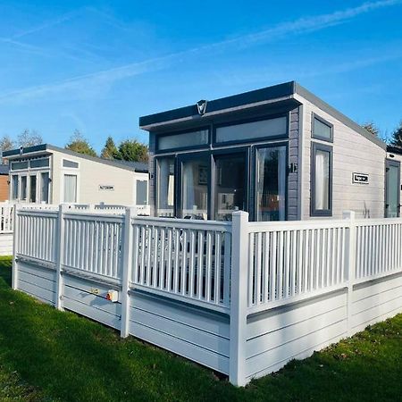 Brians Lodge With Hot Tub Pocklington Εξωτερικό φωτογραφία
