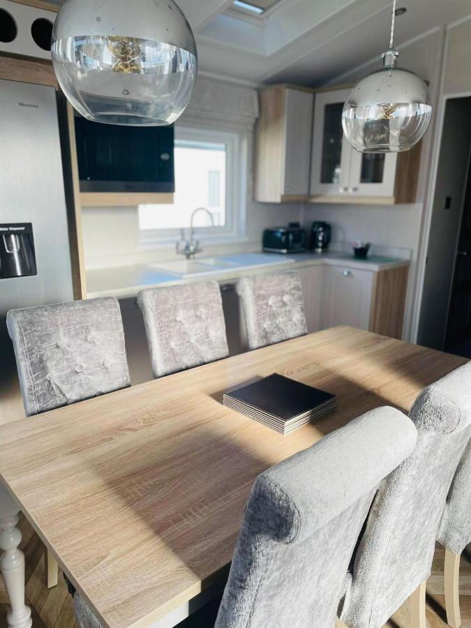 Brians Lodge With Hot Tub Pocklington Εξωτερικό φωτογραφία